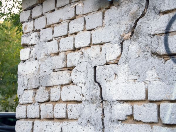 Cracked Brick Wall Repair in Indianapolis